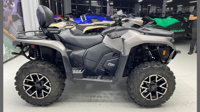 02 Outlander 700 Max XT