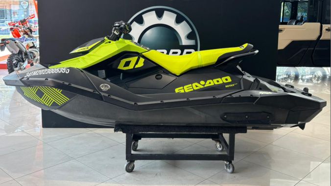 02 Spark Trixx 3Up 2022 2023